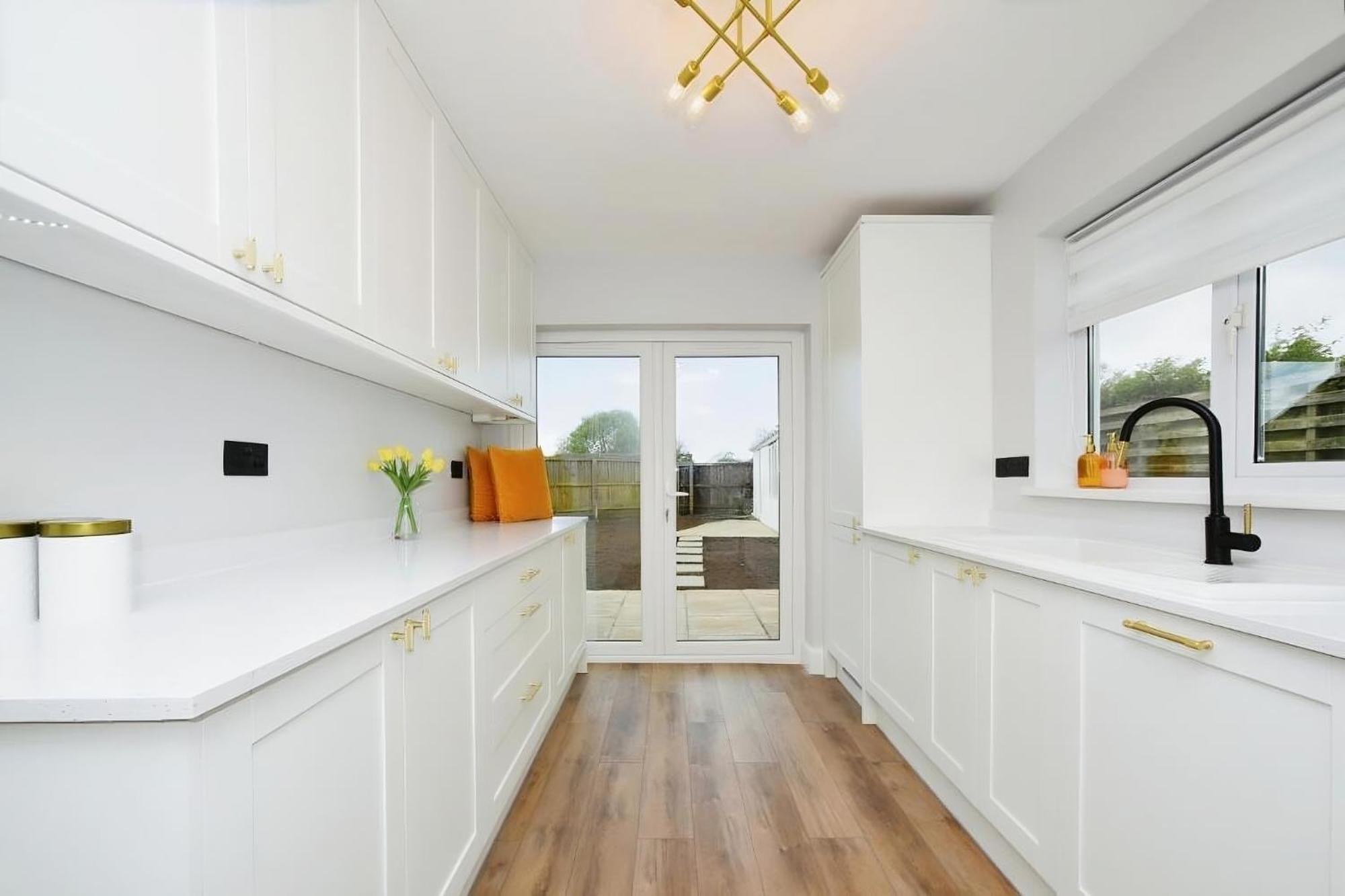 Beautiful 5 Bedroom Bungalow, Sleeps 7, In Calne Exterior photo